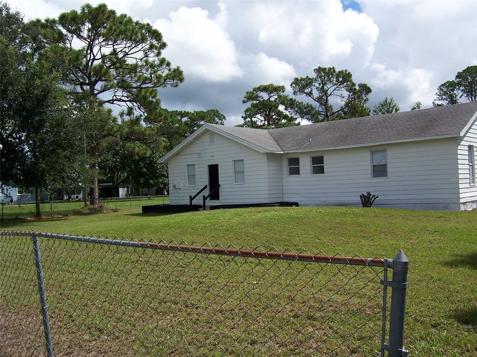 2011 CARRINGTON Drive, Orlando, FL 32807 2