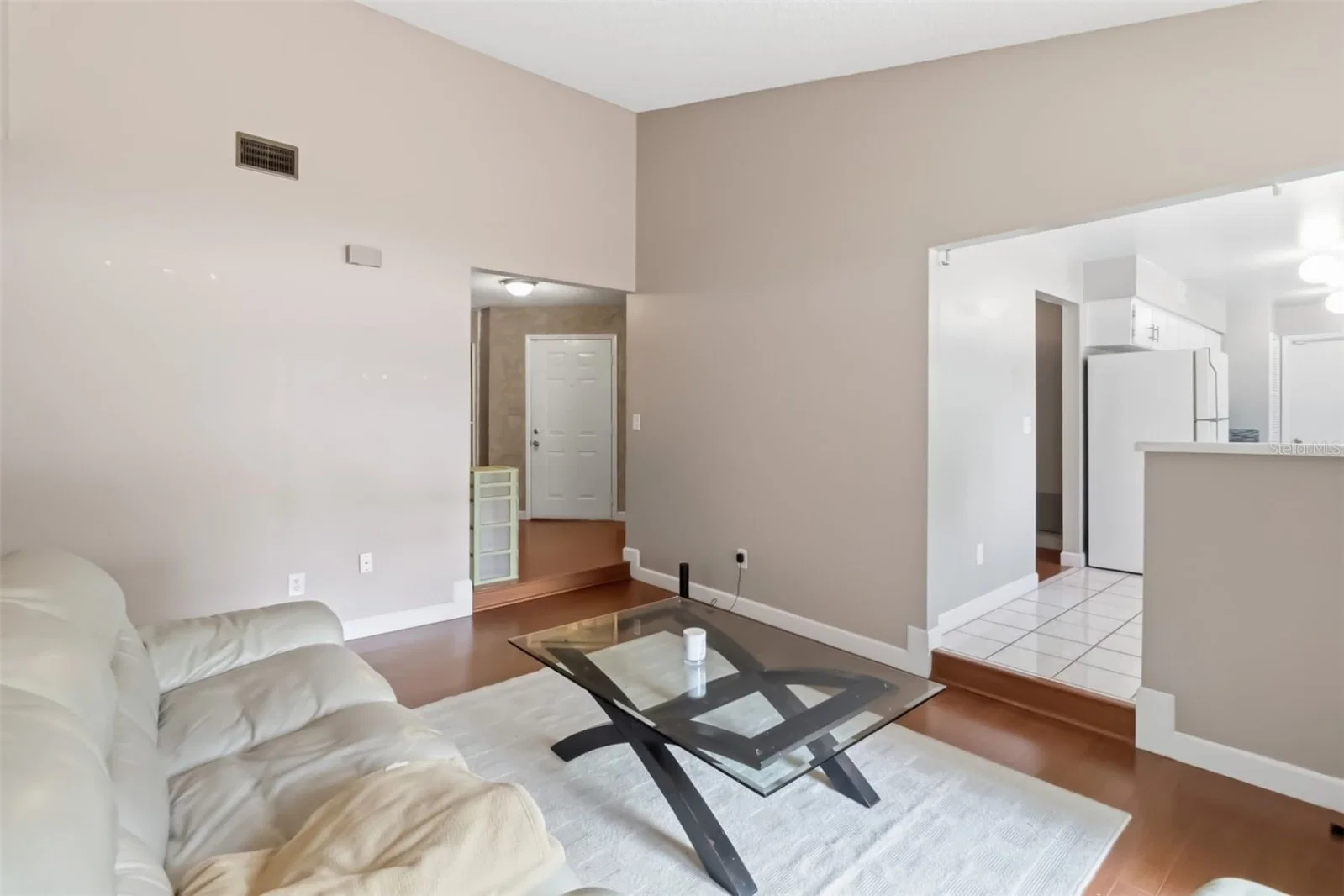 7832 BARBERRY 4
