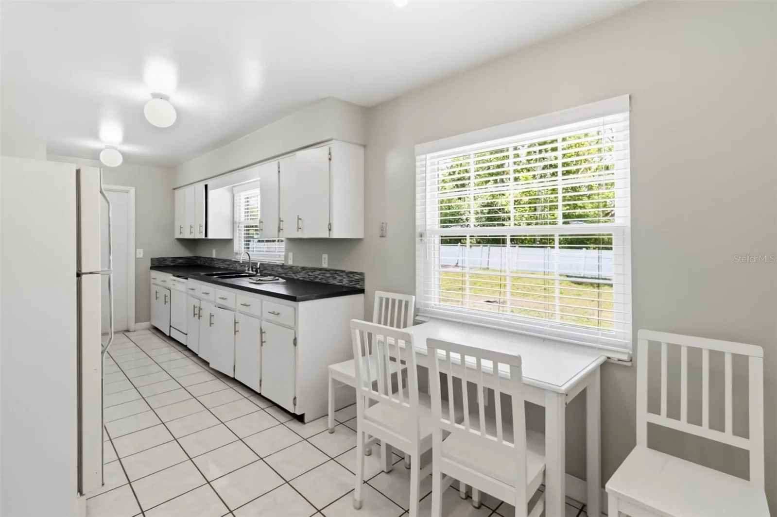 7832 BARBERRY 5