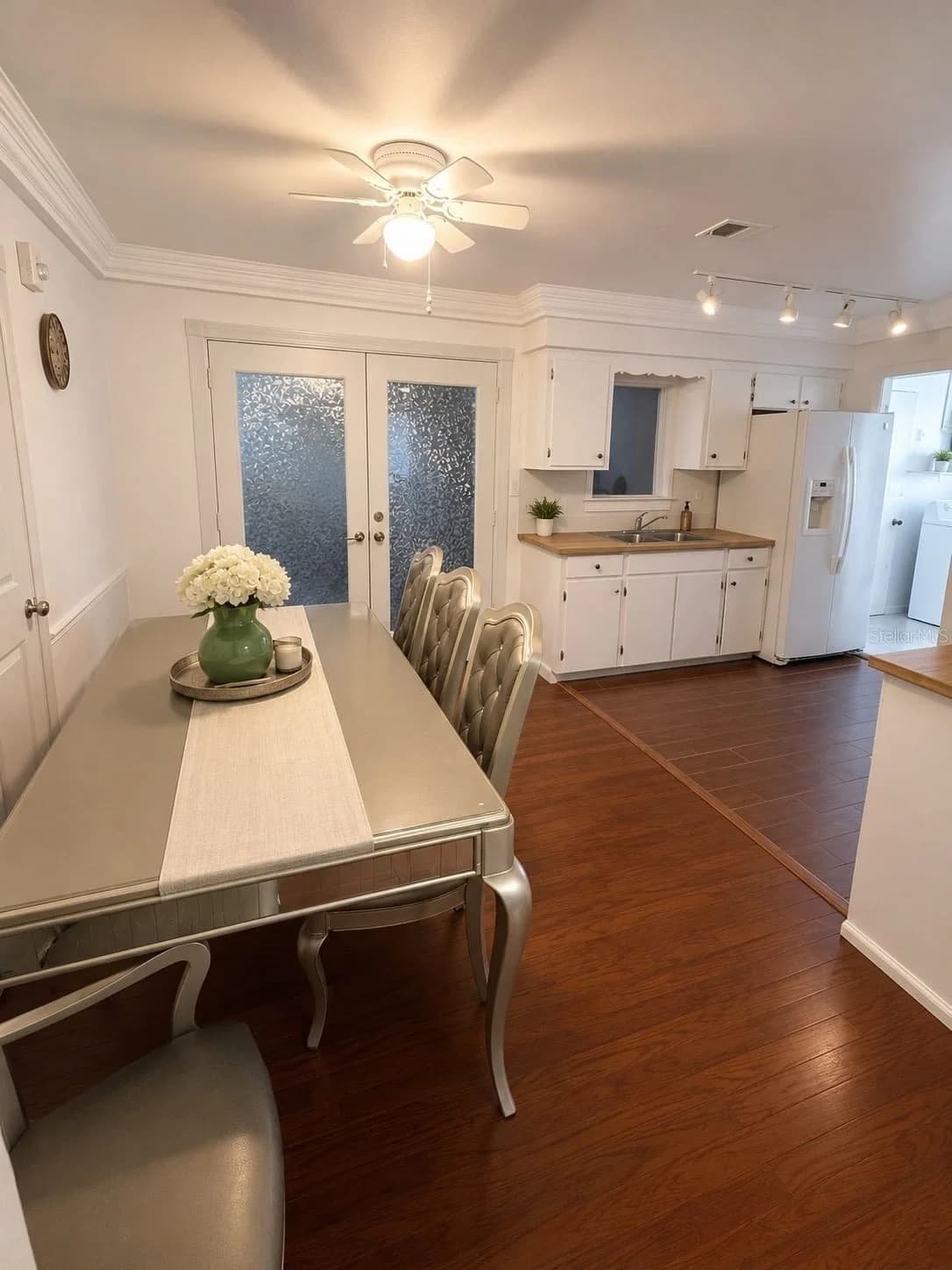 5609 PERRINE Drive 4