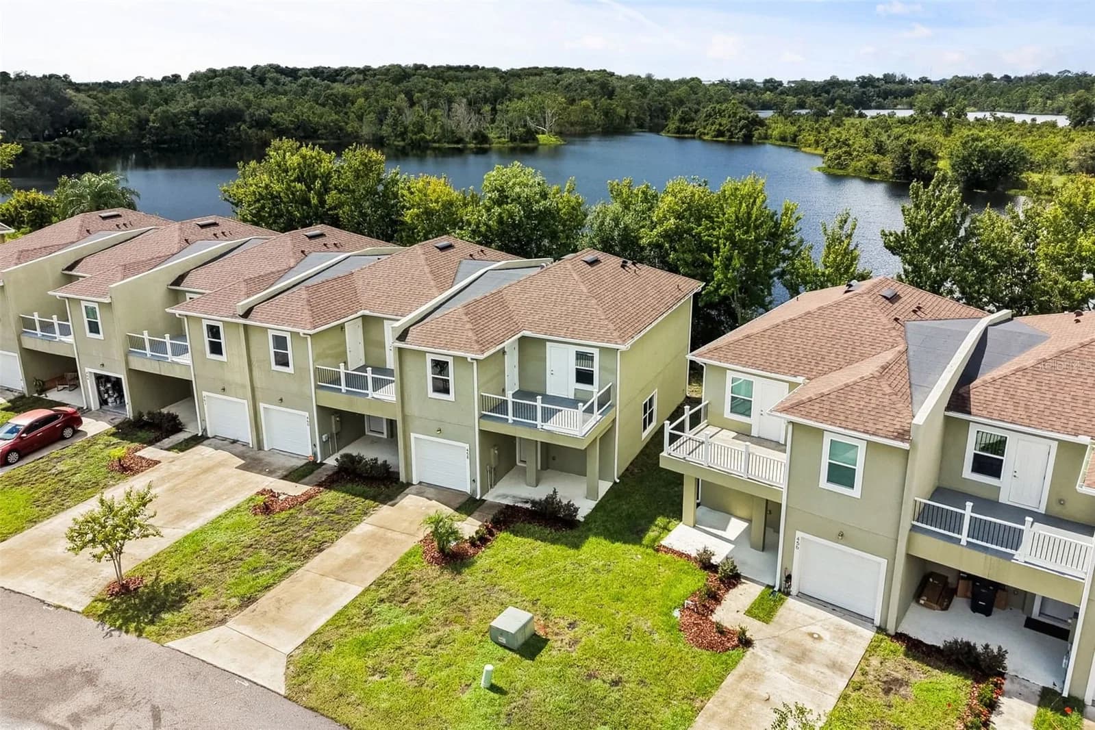 458 LAKE SHORE 4