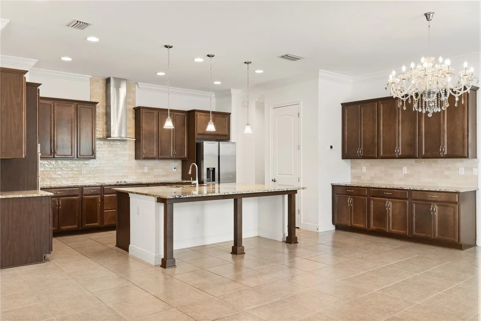 8148 CLEOBURY Drive 5
