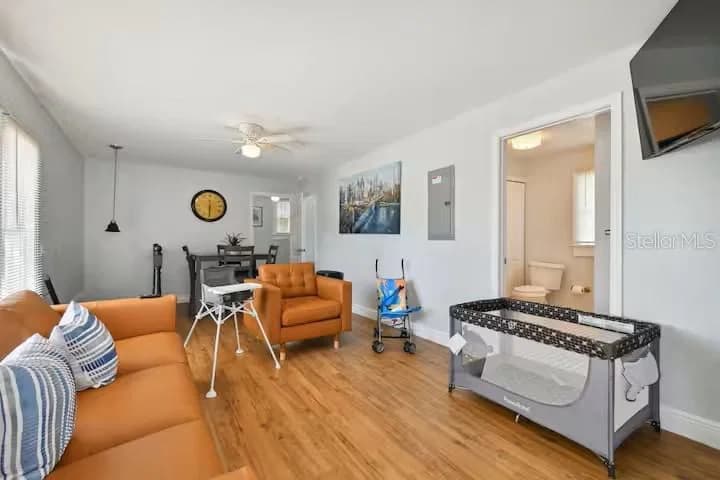 1501 WOODWARD Street 4
