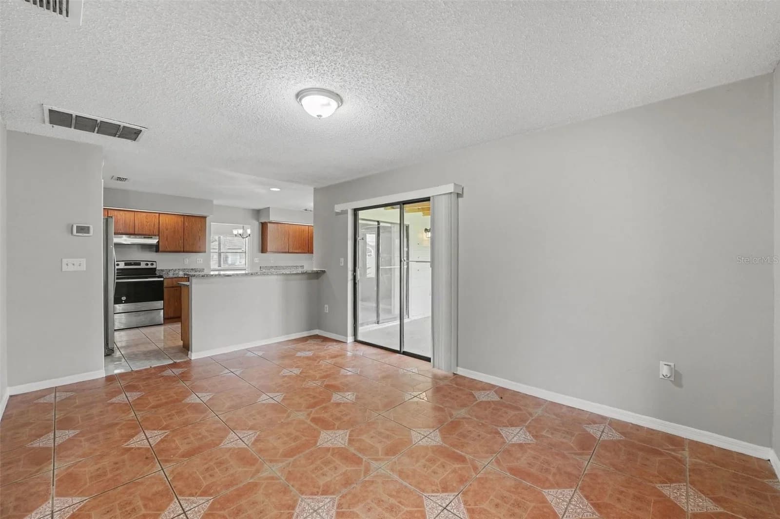 32 YORK Court, Kissimmee, FL 34758 2