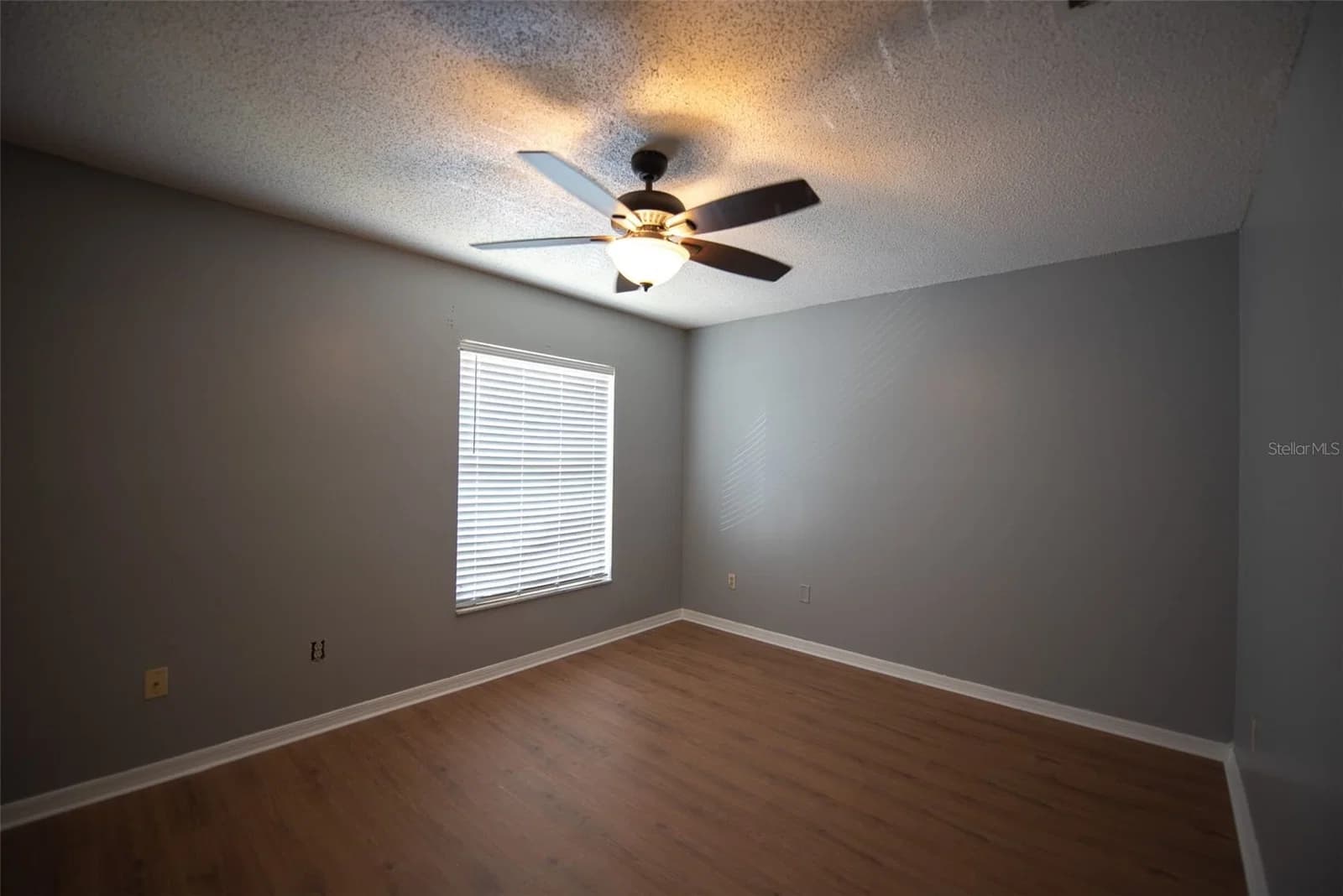 1621 SANDY POINT Square #61 5