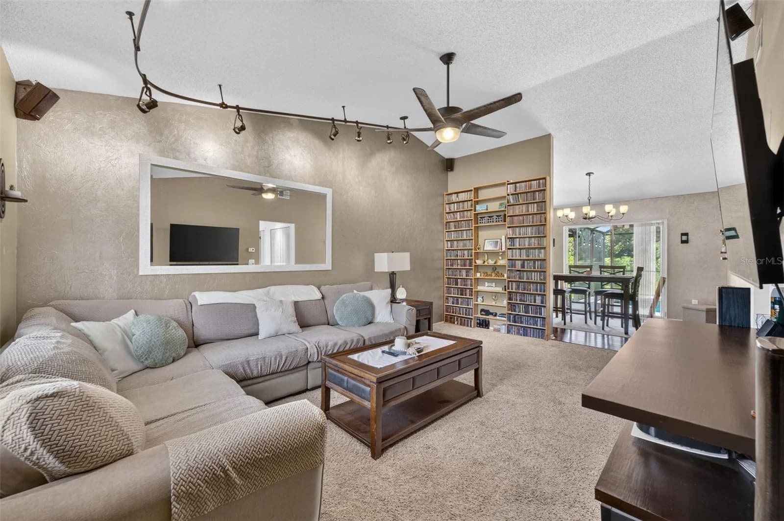 7767 COMPASS Drive, Orlando, FL 32810 3
