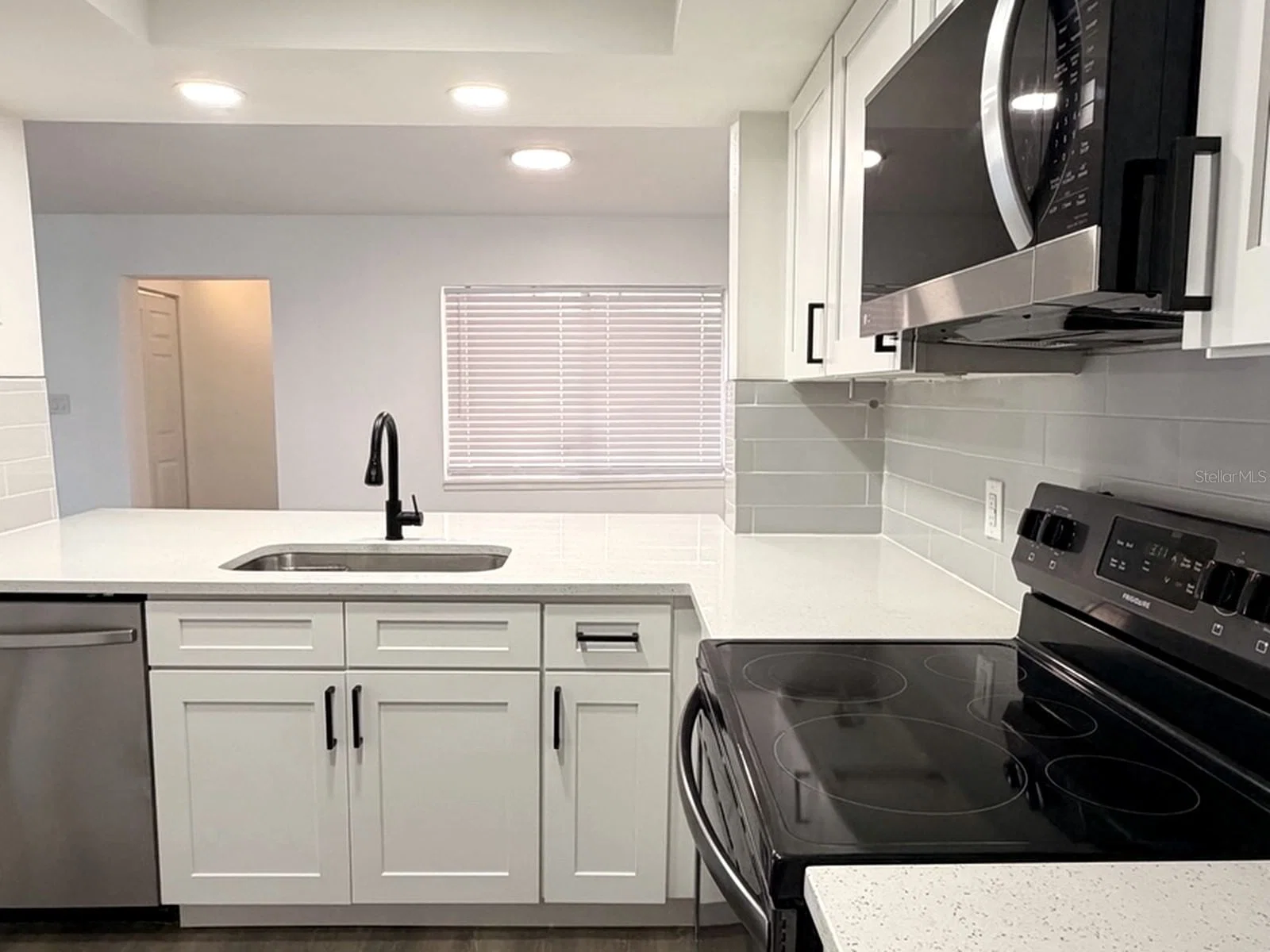 2524 CITRUS CLUB Lane #207 4