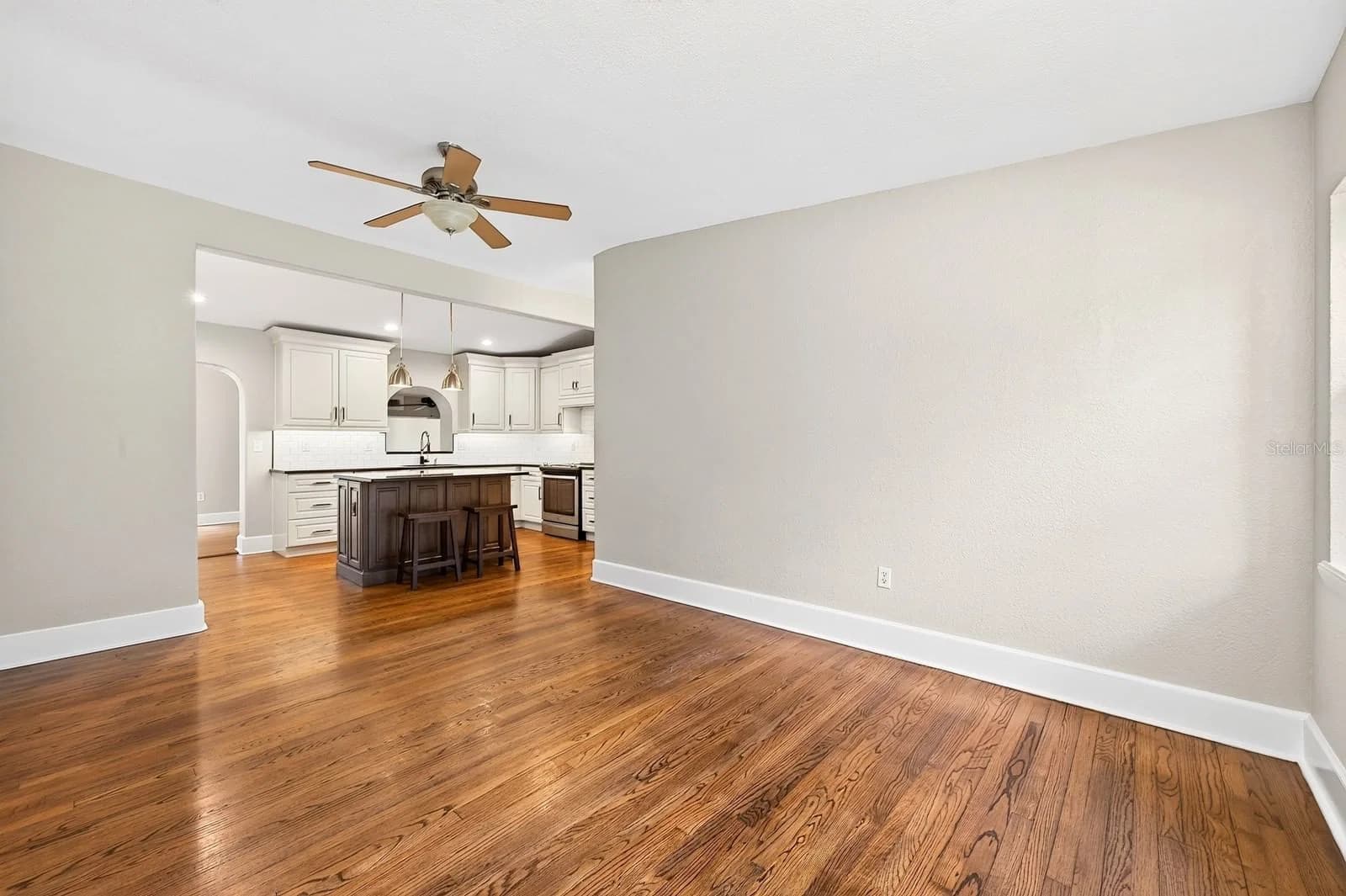 1212 ELMWOOD Street 4