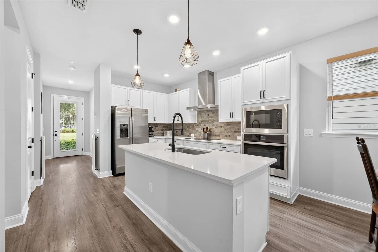 6939 HIGGS Alley 5