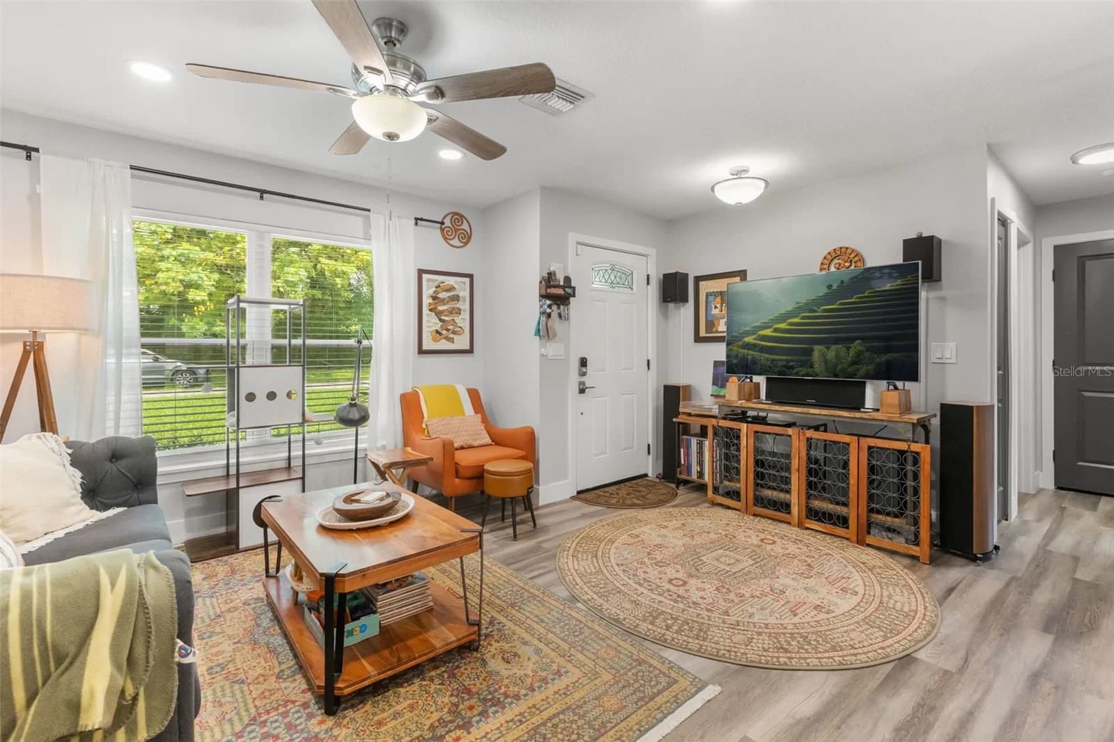 3212 ORANOLE Road, Orlando, FL 32810 2