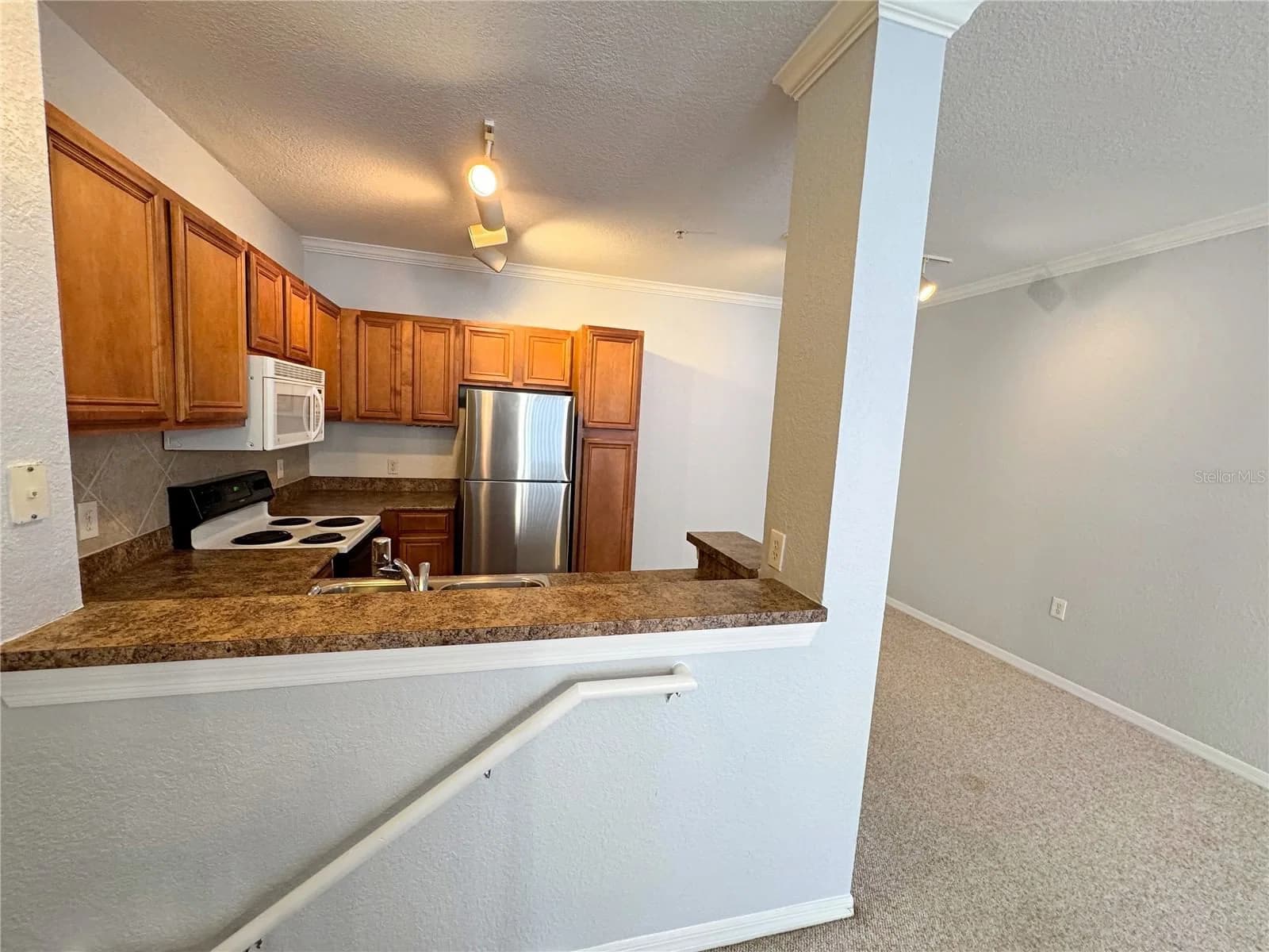 6131 METROWEST Boulevard #116 4