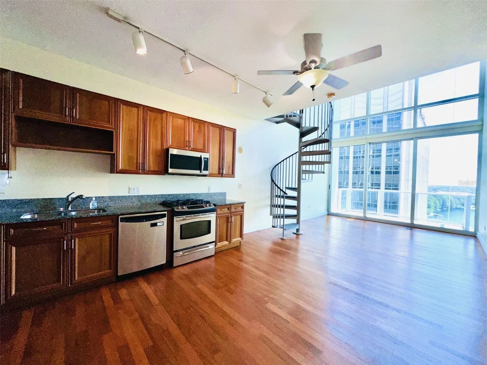 150 ROBINSON Street #1009, Orlando, FL 32801 2