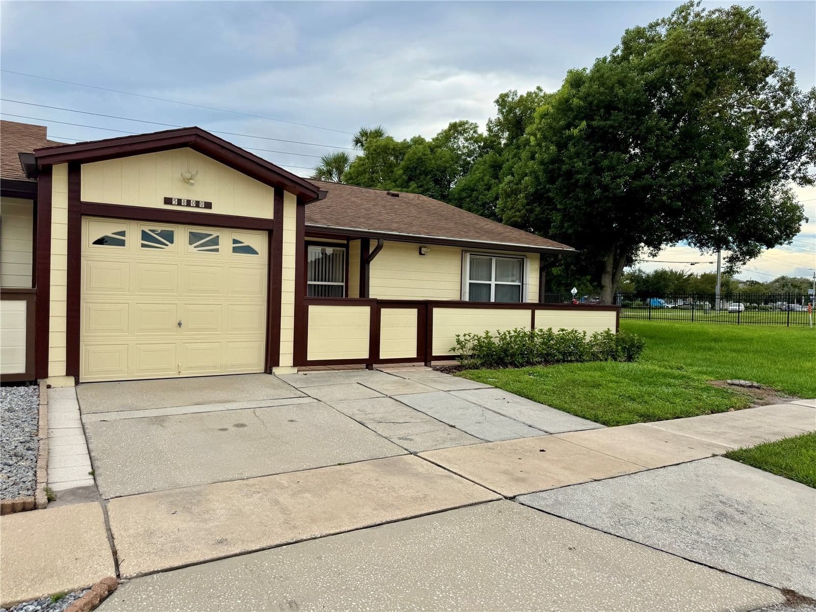 5800 SAGUNTO Street, Orlando, FL 32807 3