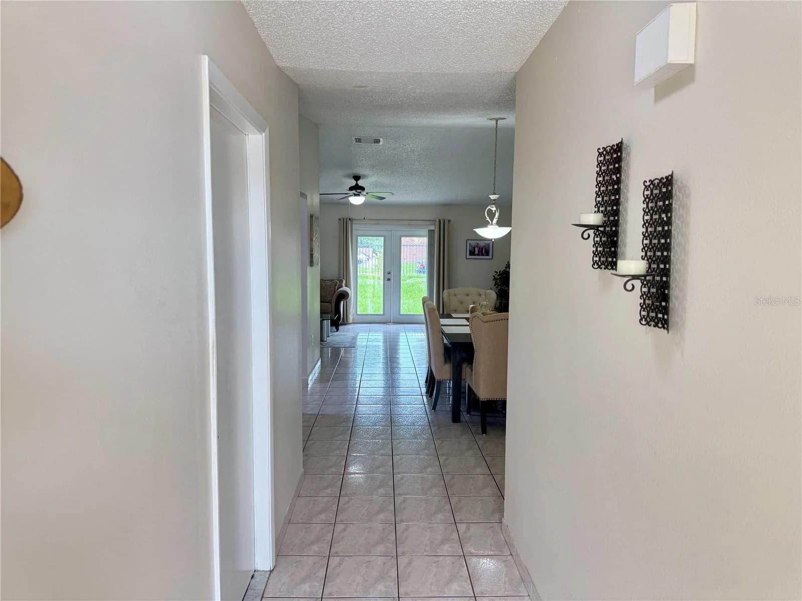 5800 SAGUNTO Street 4