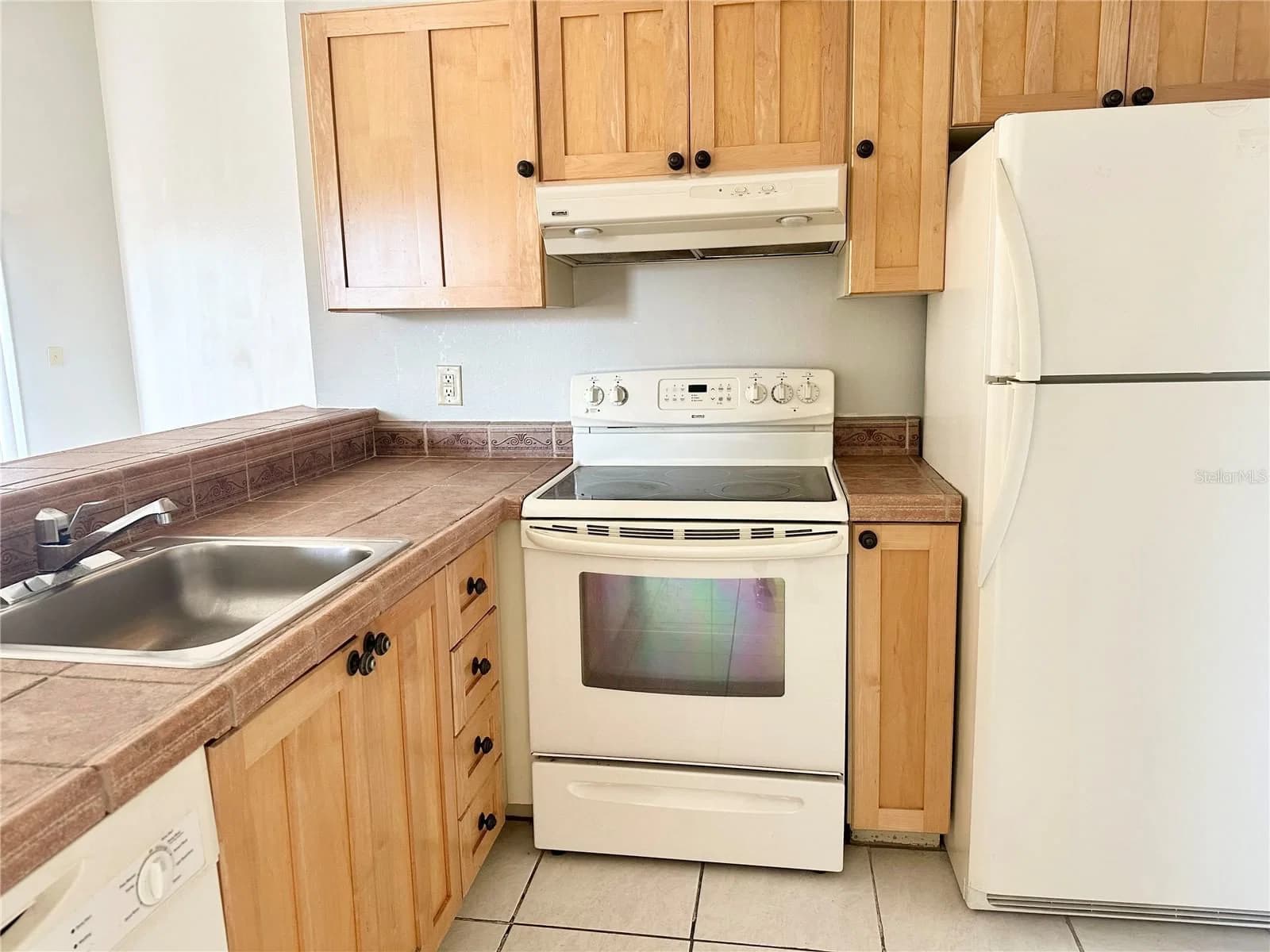 2524 WOODGATE Boulevard #201 4
