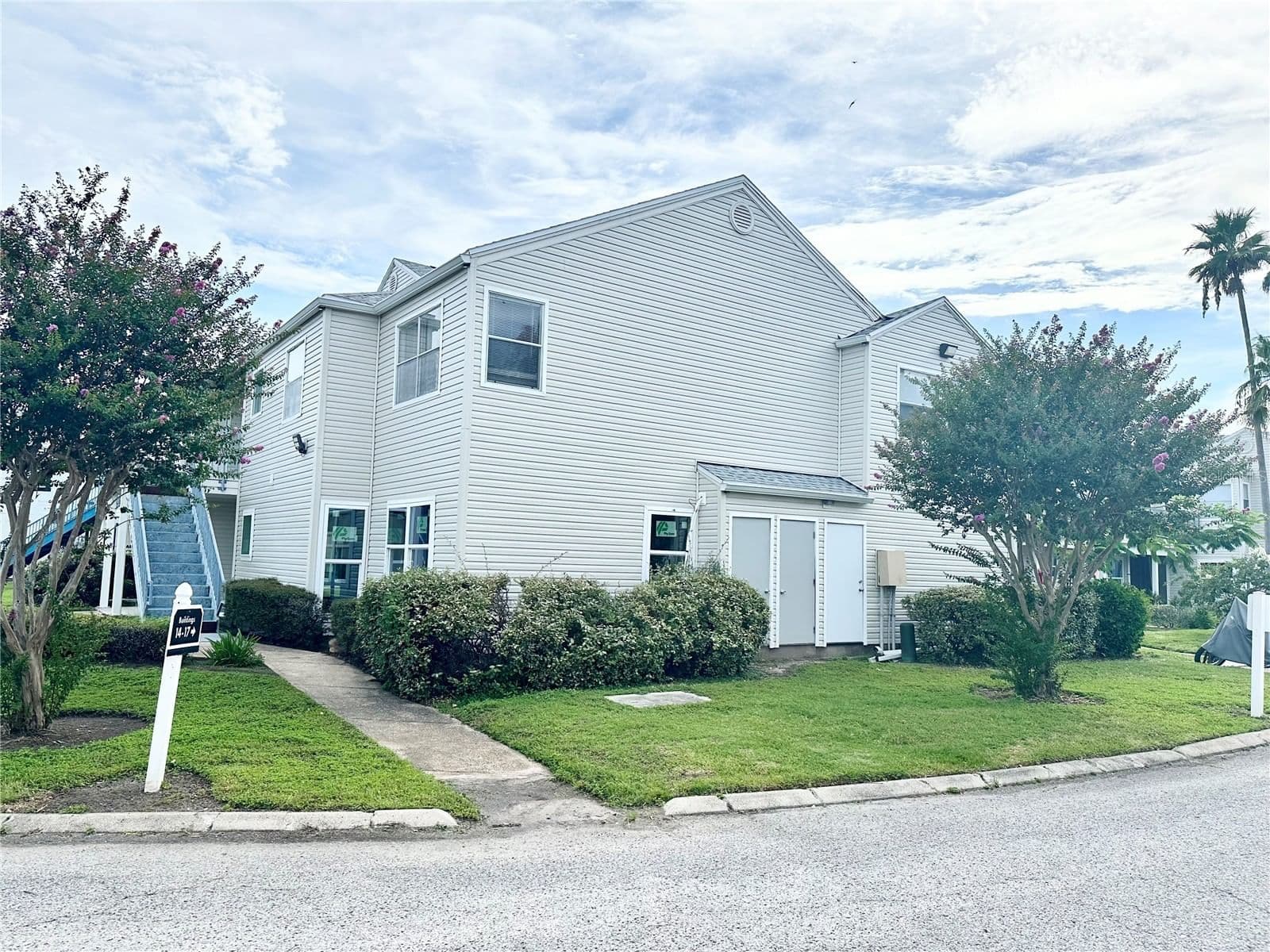 2524 WOODGATE Boulevard #201, Orlando, FL 32822
