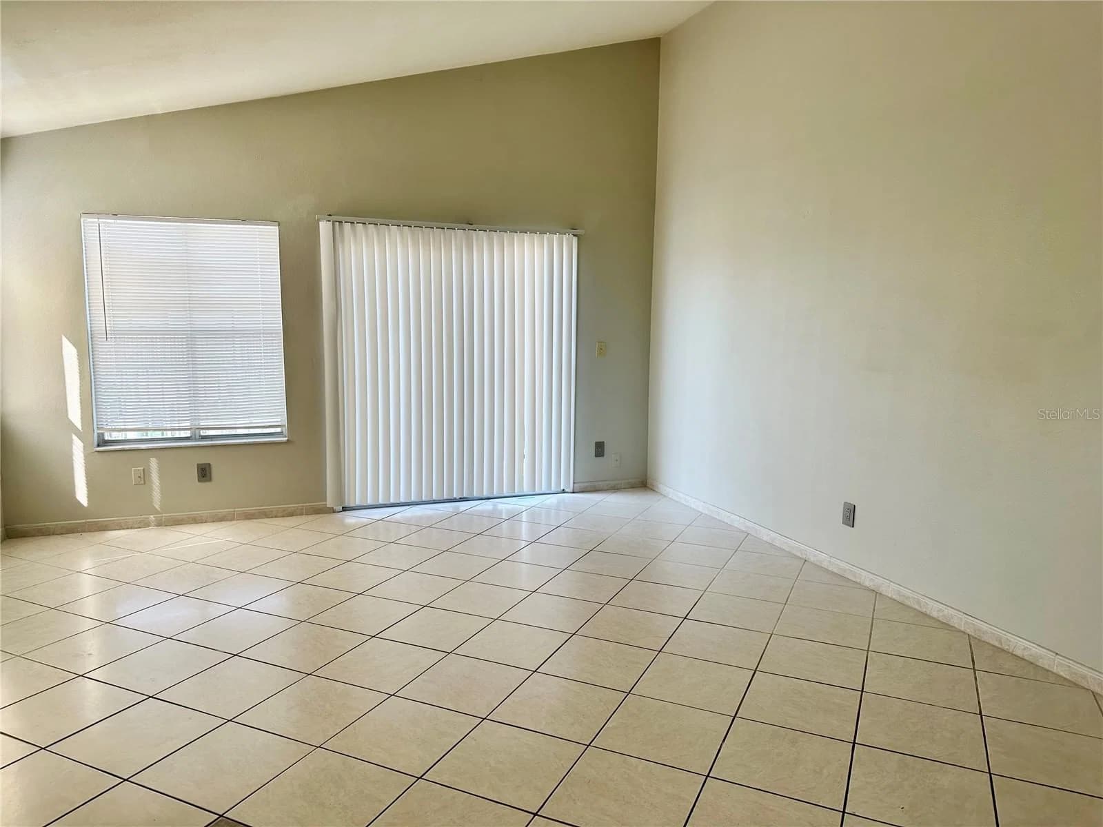 2524 WOODGATE Boulevard #201, Orlando, FL 32822 2