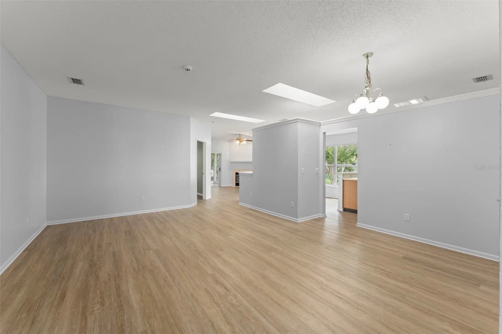 1280 TYLER LAKE Circle 5