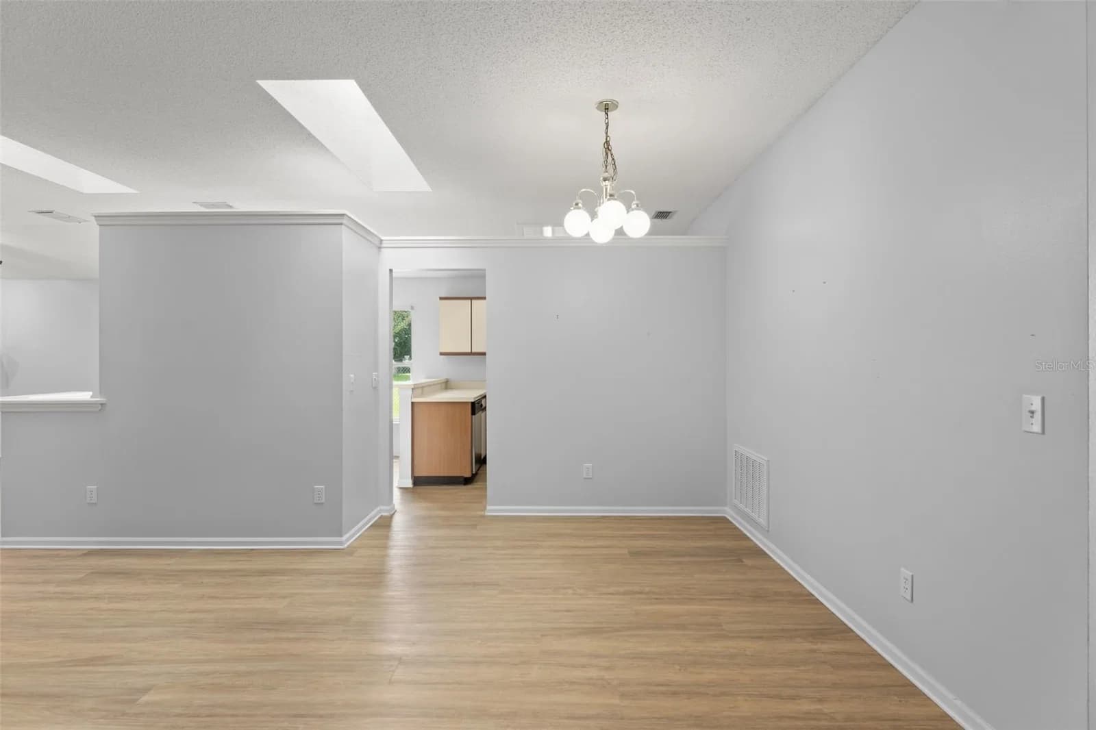 1280 TYLER LAKE Circle 4