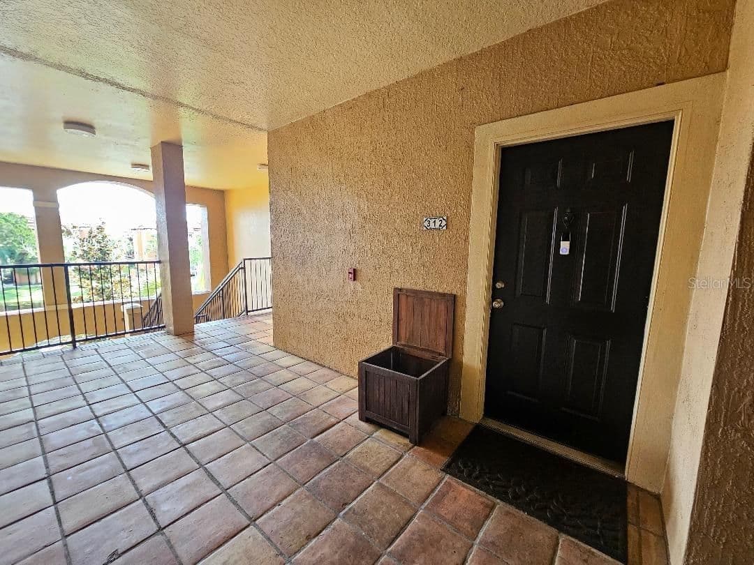 5572 METROWEST Boulevard #312 4