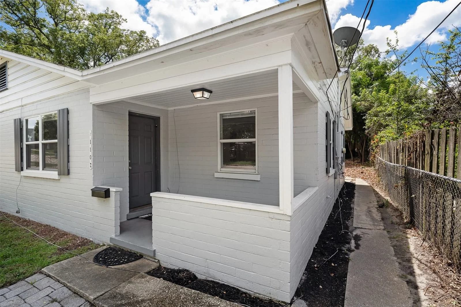 1104 HARWOOD Street 5