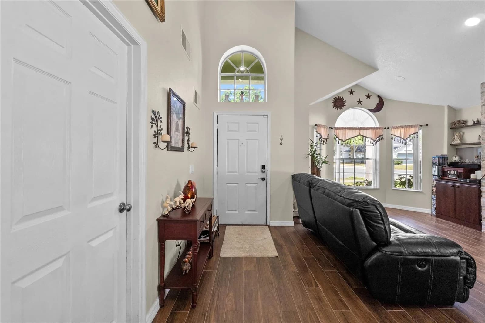 101 RAZORBILL Court 5
