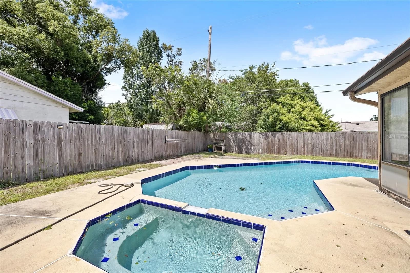 6035 MARY LYNN Court 5