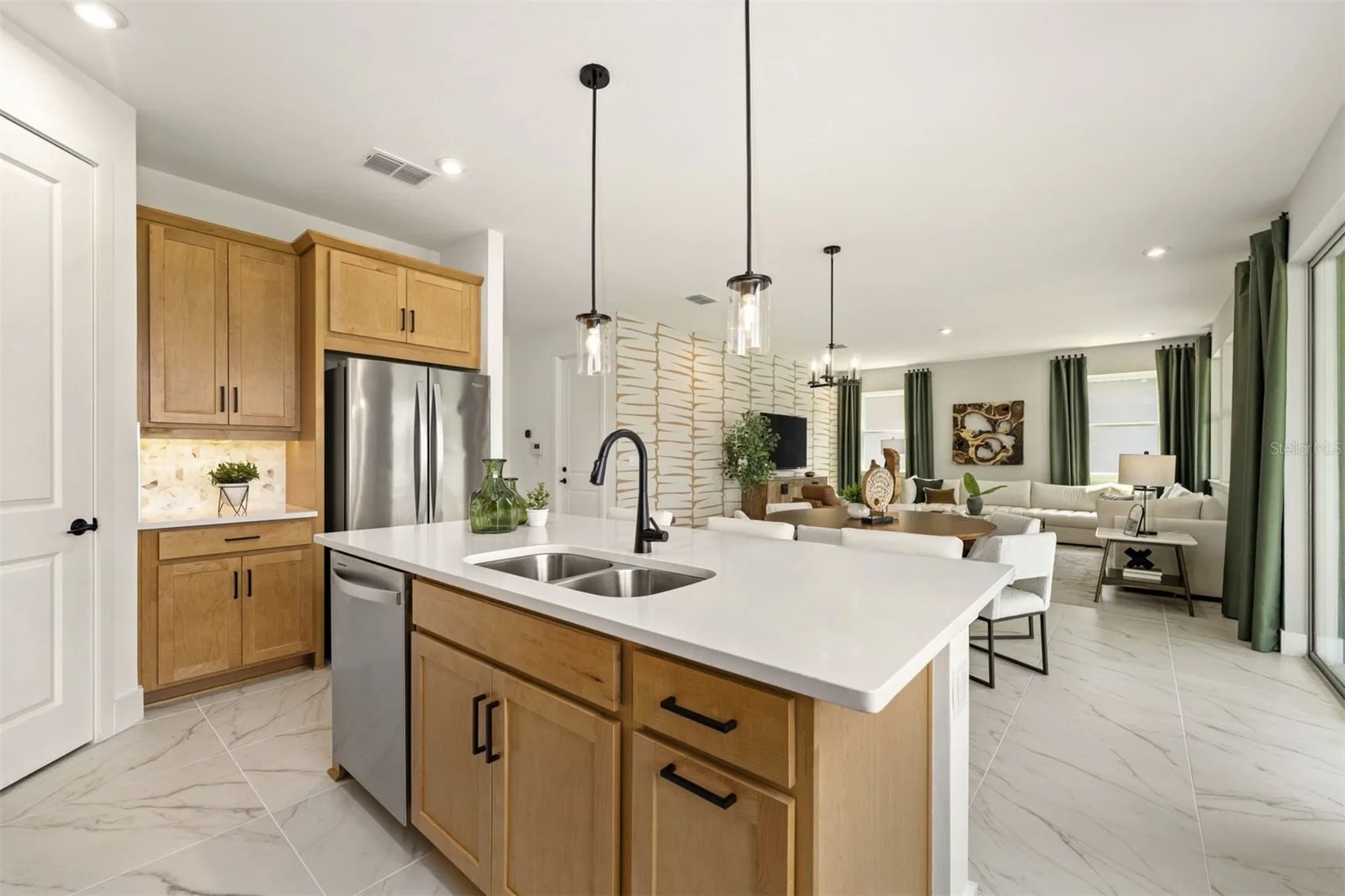 9641 PEACE Drive, Orlando, FL 32832 3
