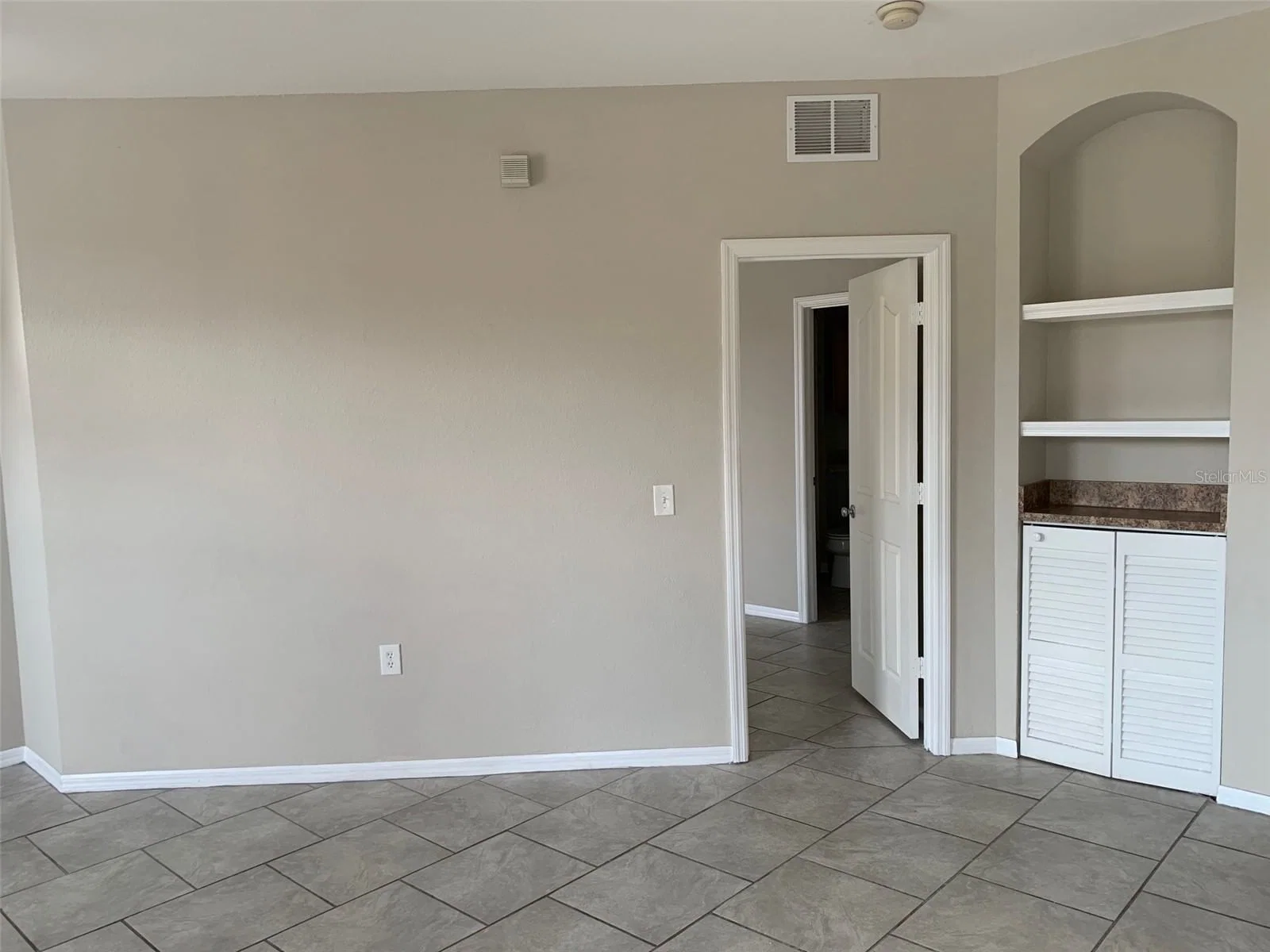 6159 METROWEST Boulevard #205 5