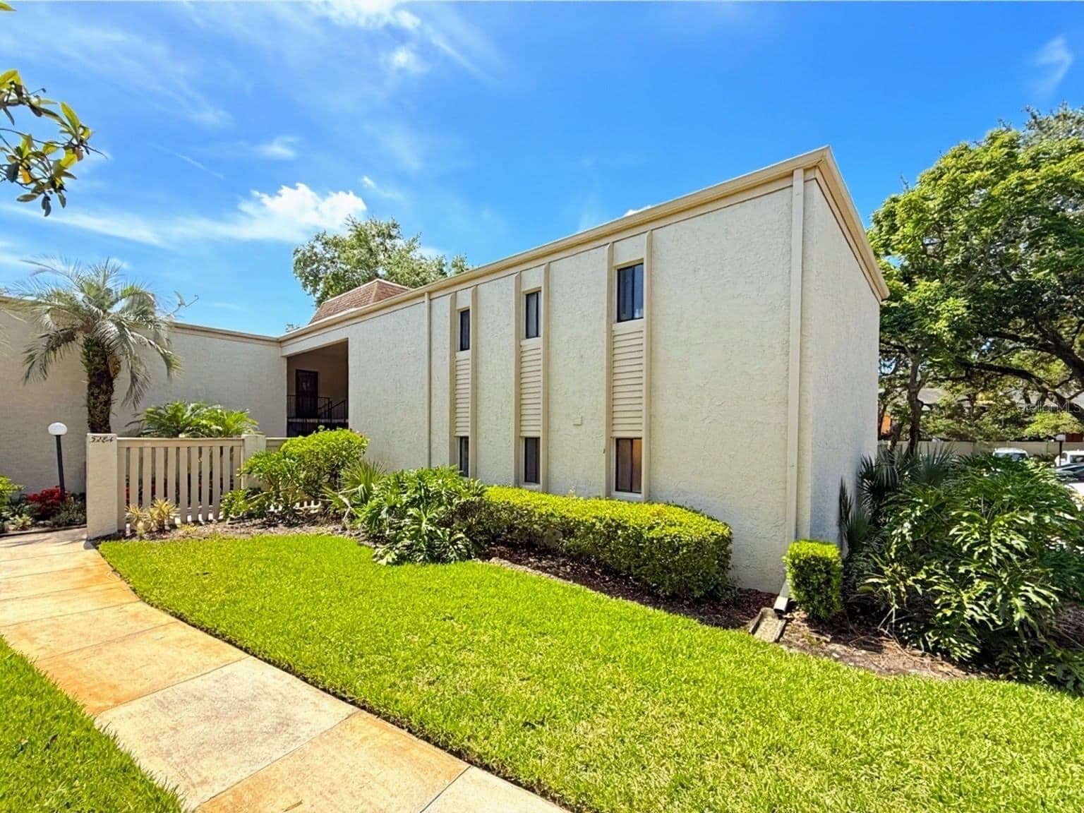 3284 SEMORAN Boulevard #11, Orlando, FL 32822