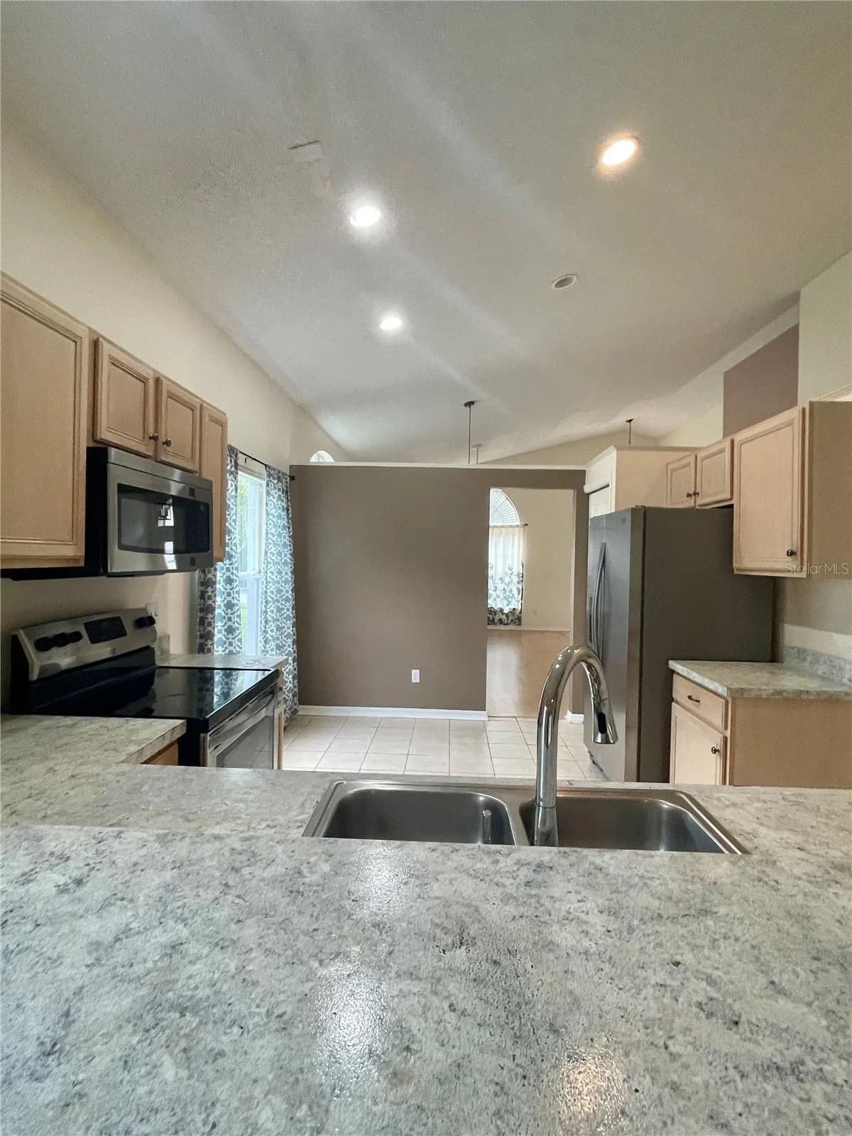 521 LEXINGDALE DR, Orlando, FL 32828 2