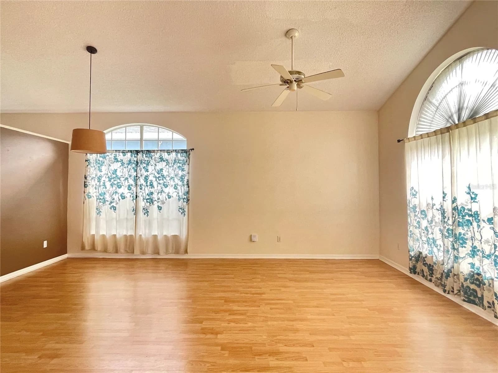 521 LEXINGDALE DR 5
