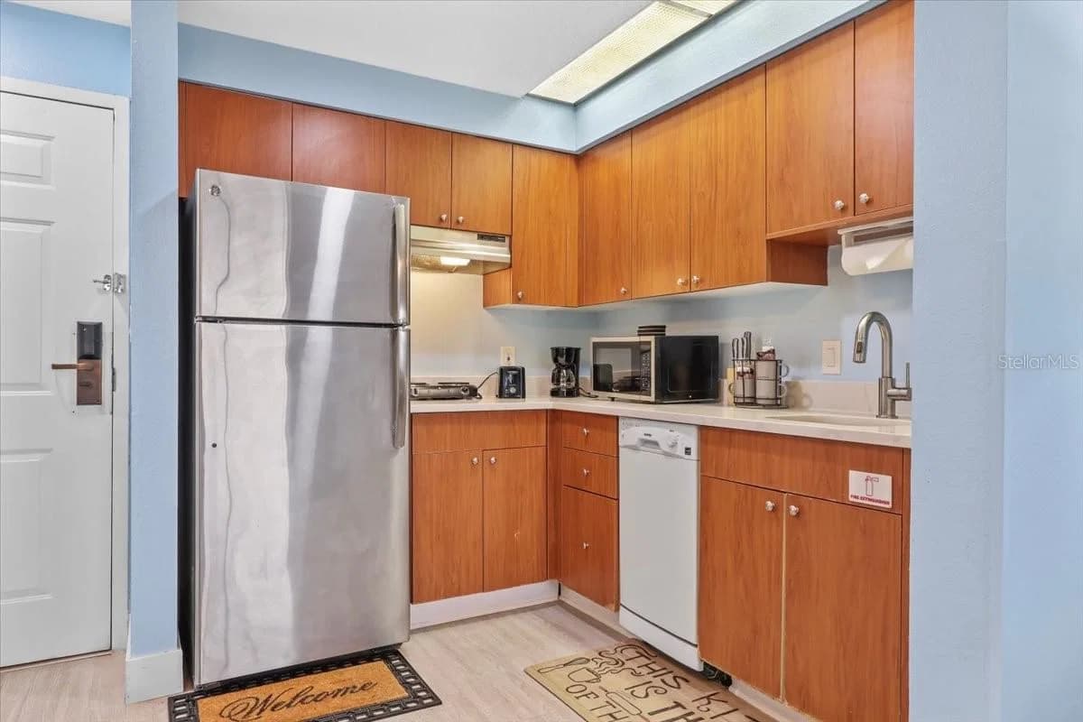 7601 CANADA Avenue #611 5