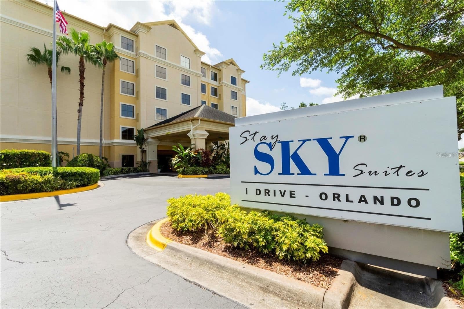 7601 CANADA Avenue #611, Orlando, FL 32819