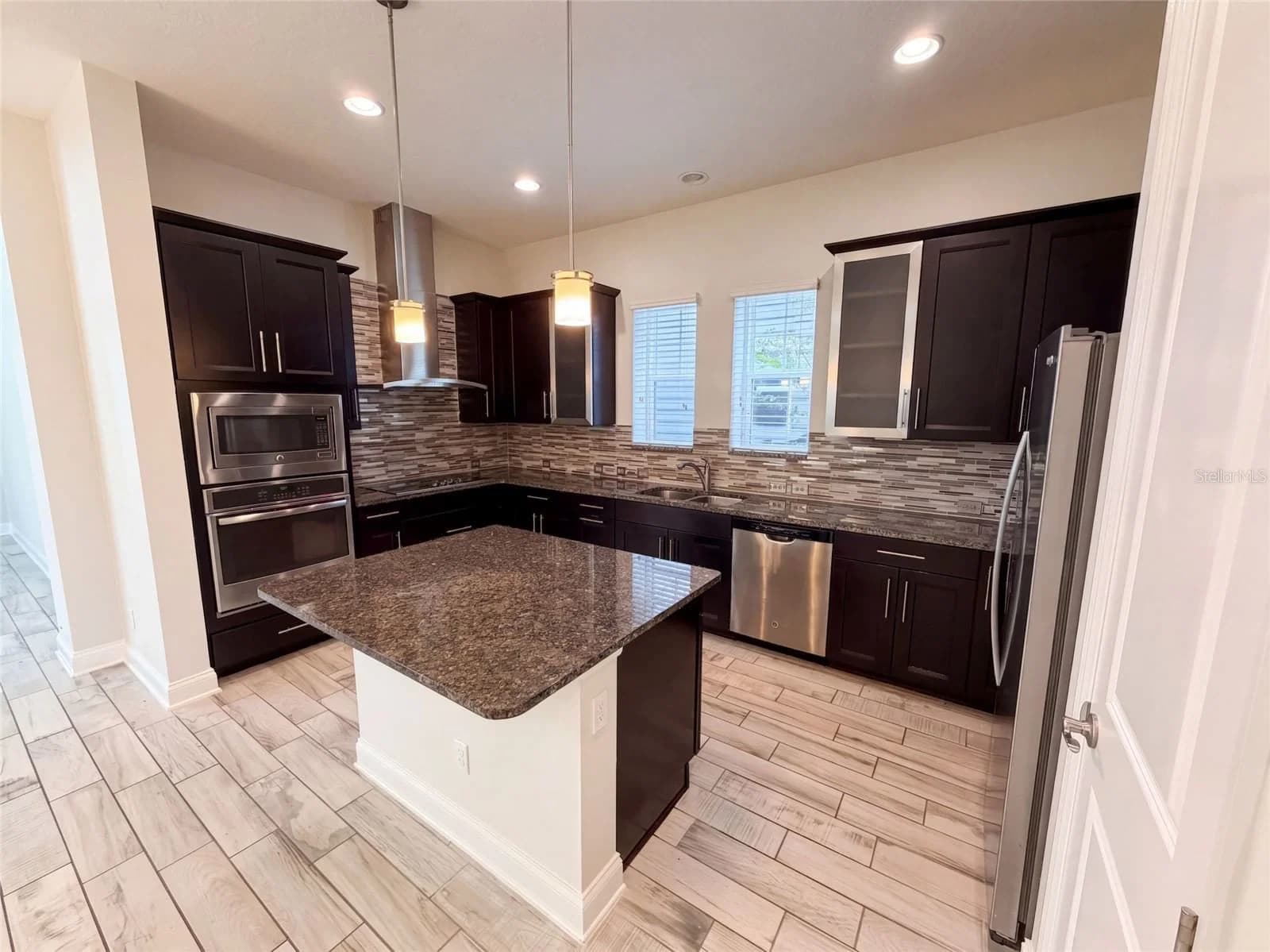 7797 LAUREATE Boulevard, Orlando, FL 32827 3