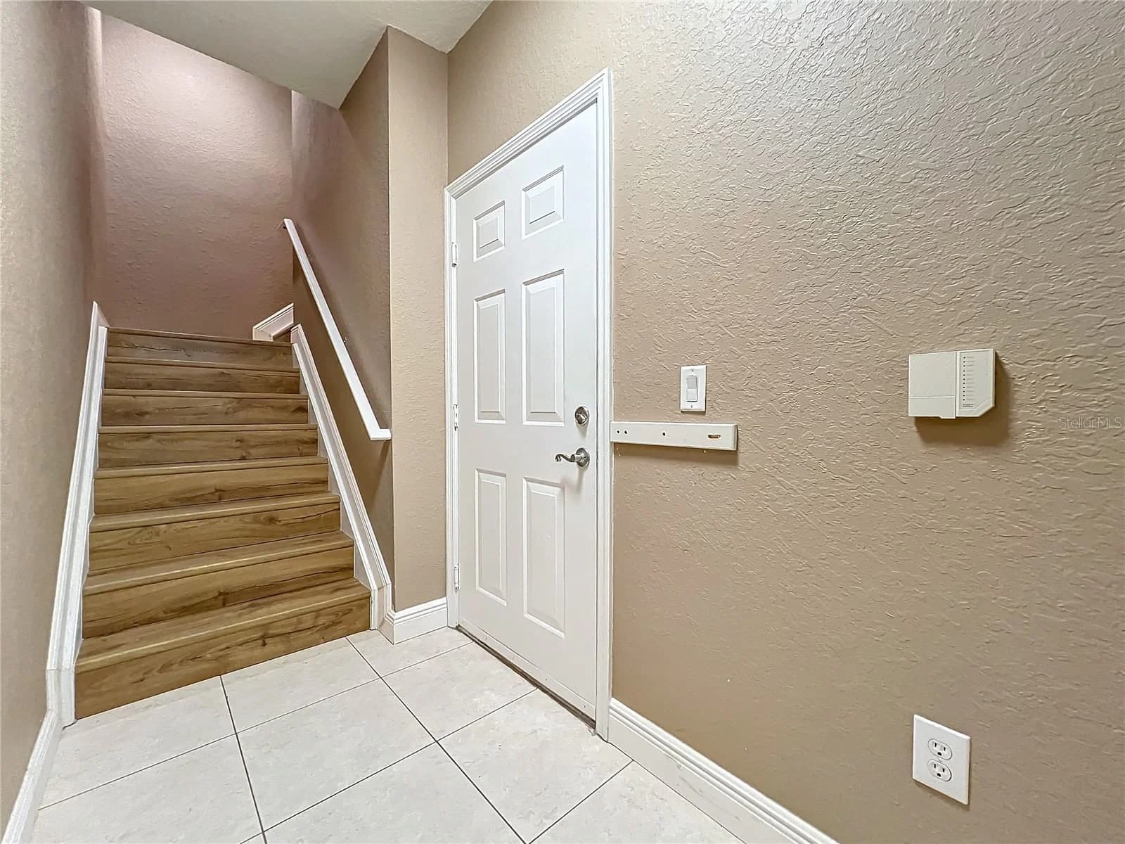 2586 GRAND CENTRAL Parkway #4 5