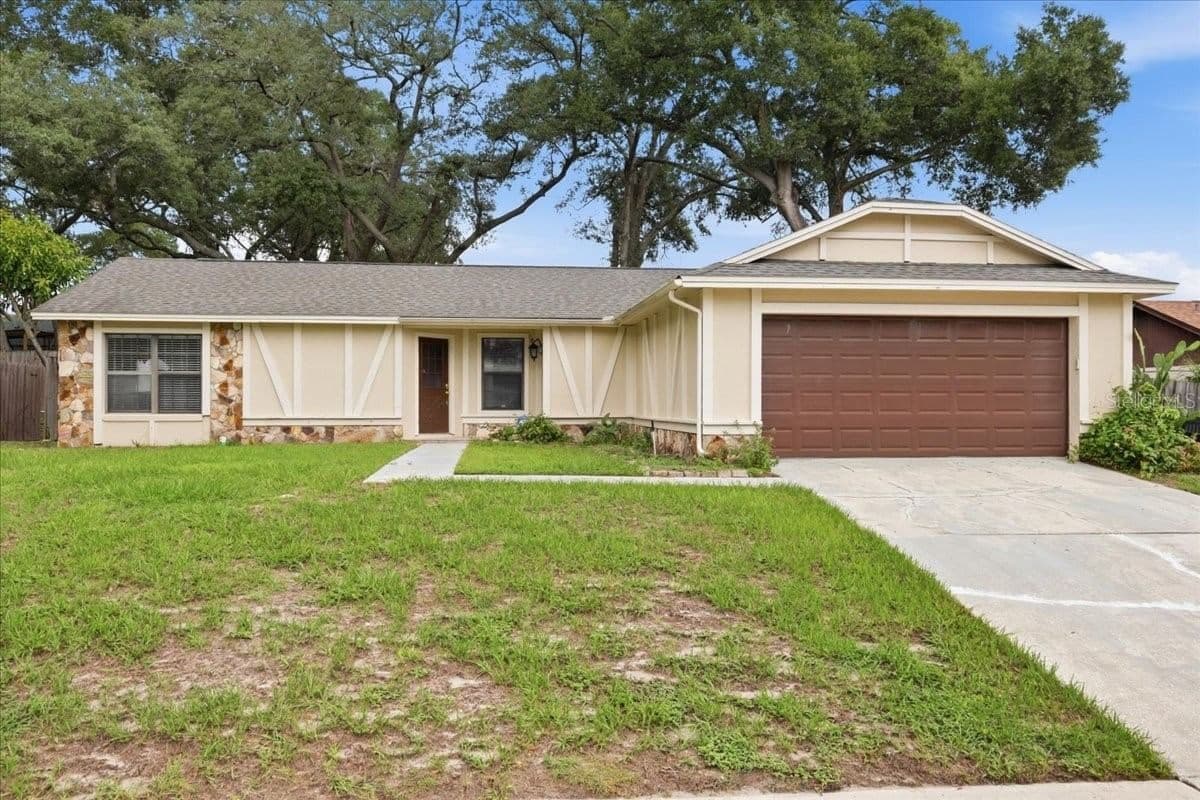 5045 CATSPAW Court, Orlando, FL 32808 2