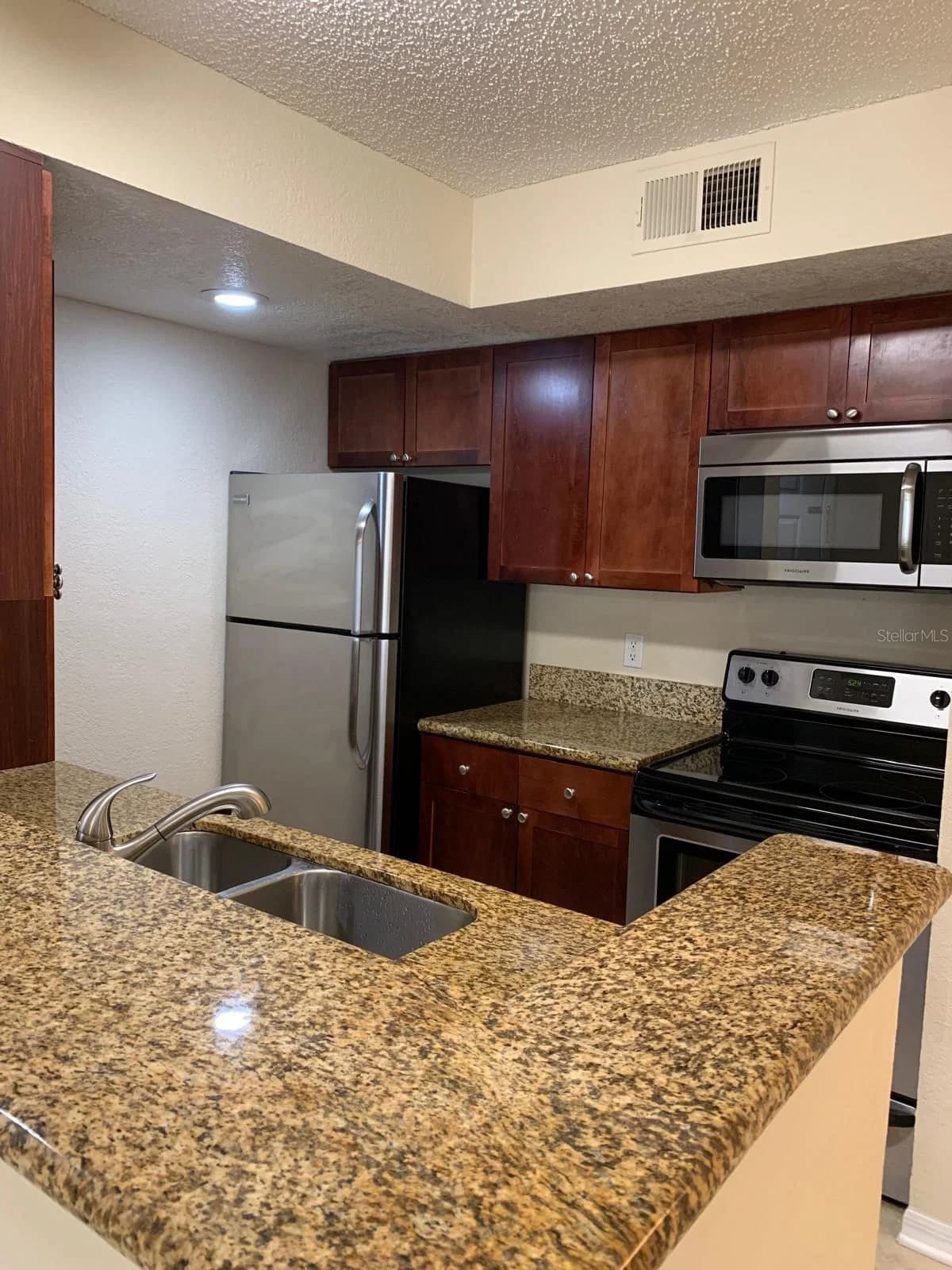 5112 CONROY Road #14, Orlando, FL 32811 2