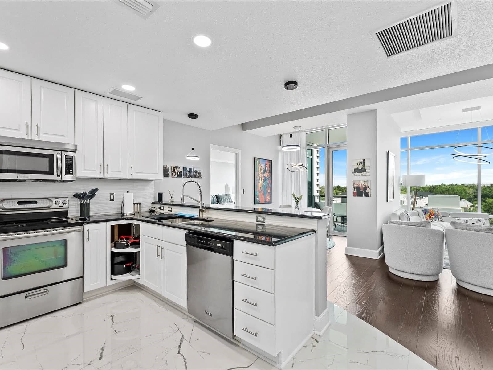 101 EOLA Drive #601, Orlando, FL 32801 3