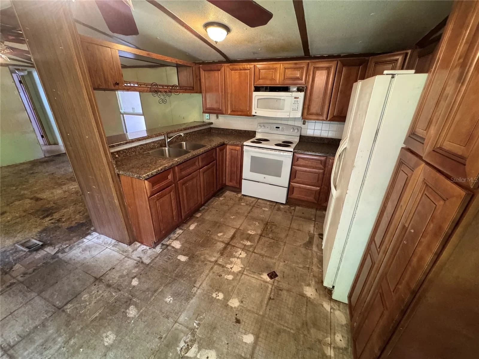 9659 2ND Avenue, Orlando, FL 32824 2