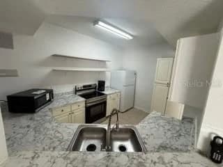 5536 METROWEST Boulevard #8-101 5
