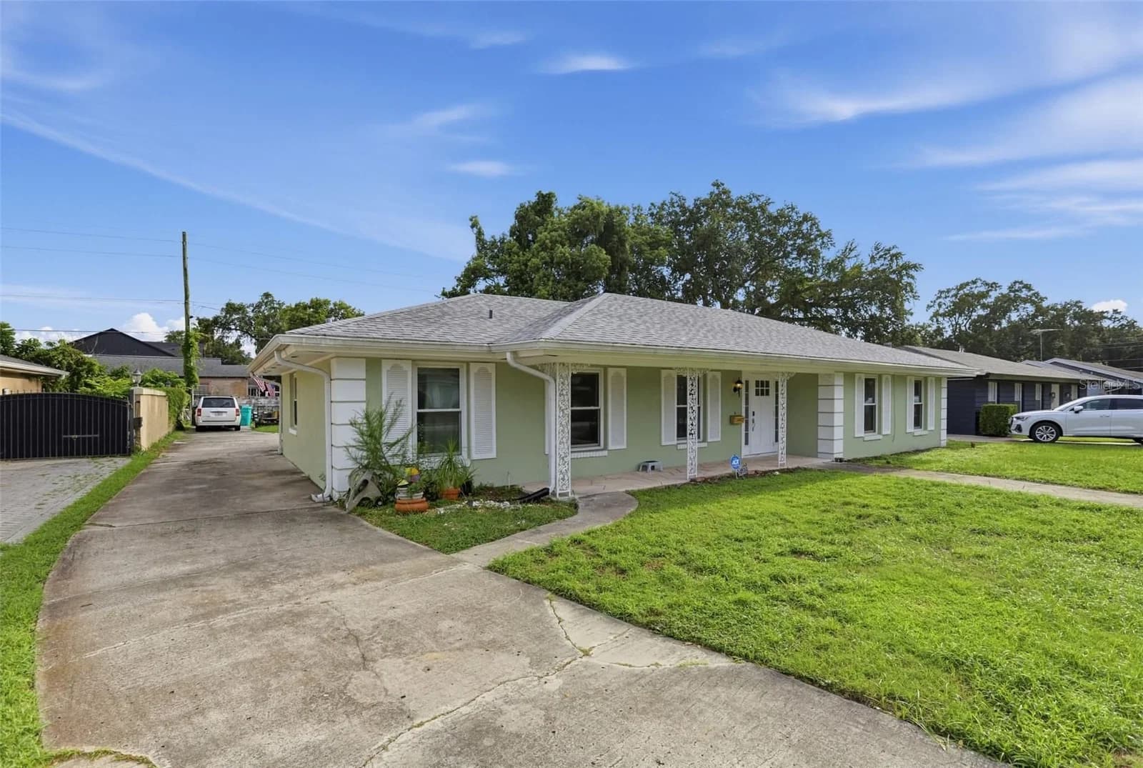 2502 VINE Street, Orlando, FL 32806 2