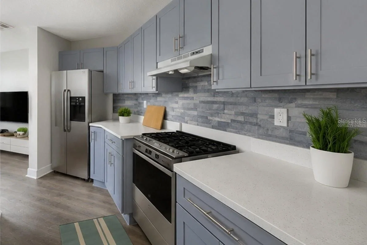 2540 WOODGATE Boulevard #106 4