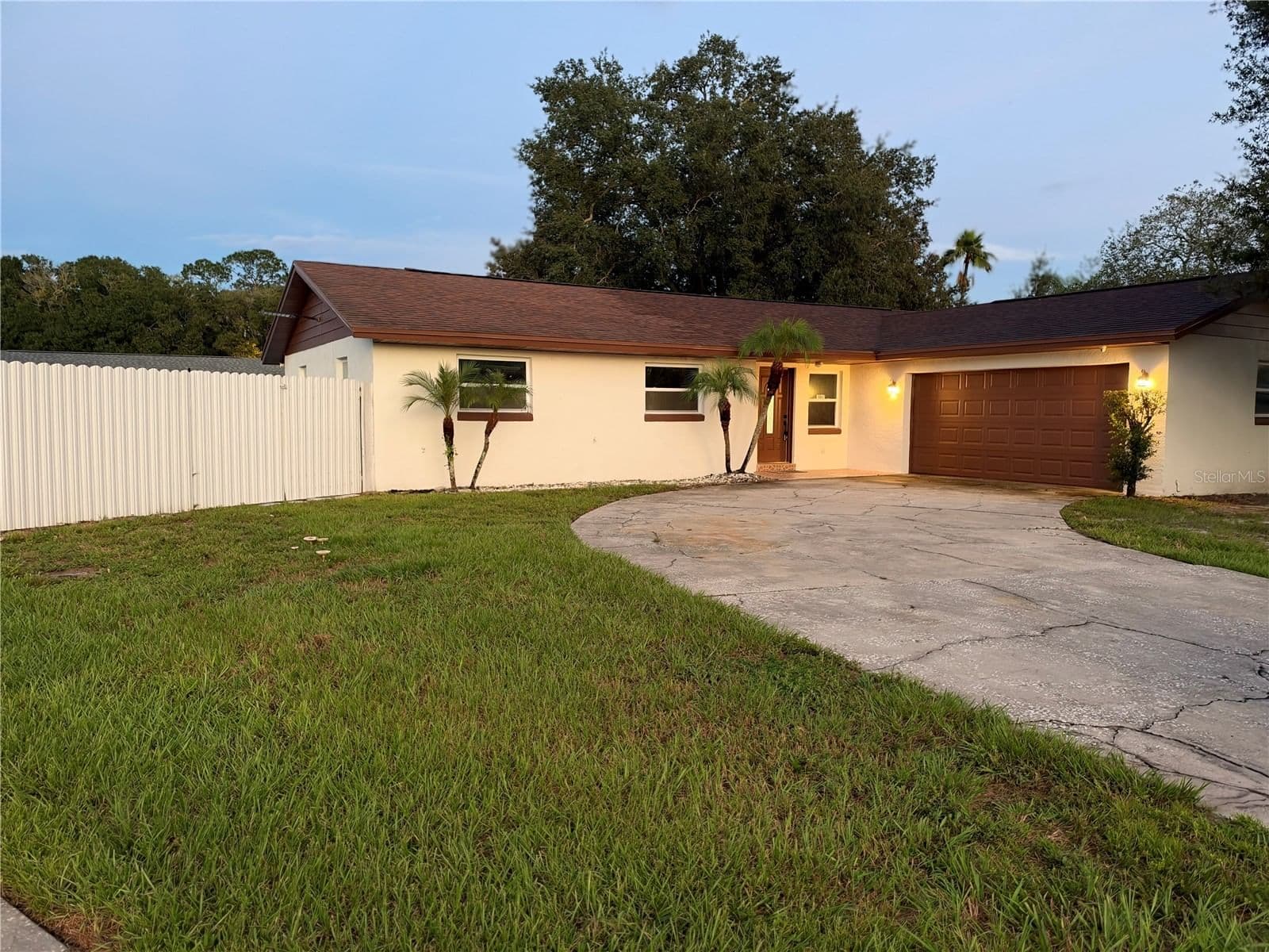 10647 REGENCY Court, Orlando, FL 32825 2