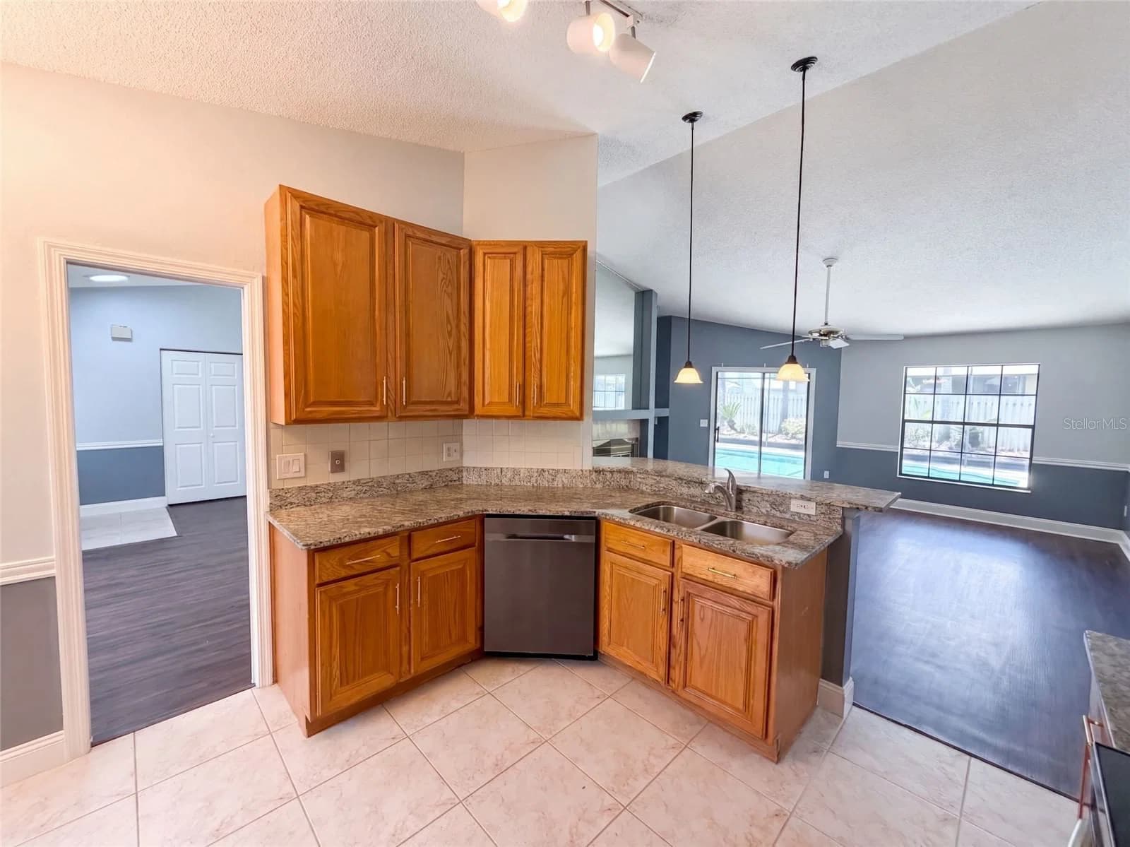14725 EAGLES CROSSING Drive 5