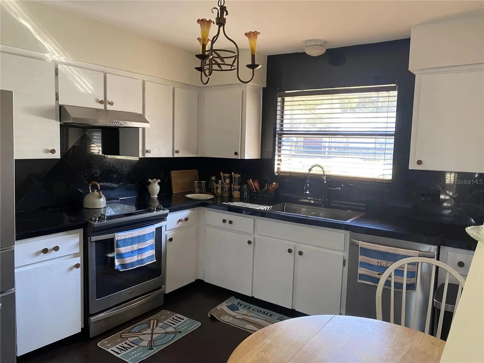 238 LAKE Drive, Orlando, FL 32835 3