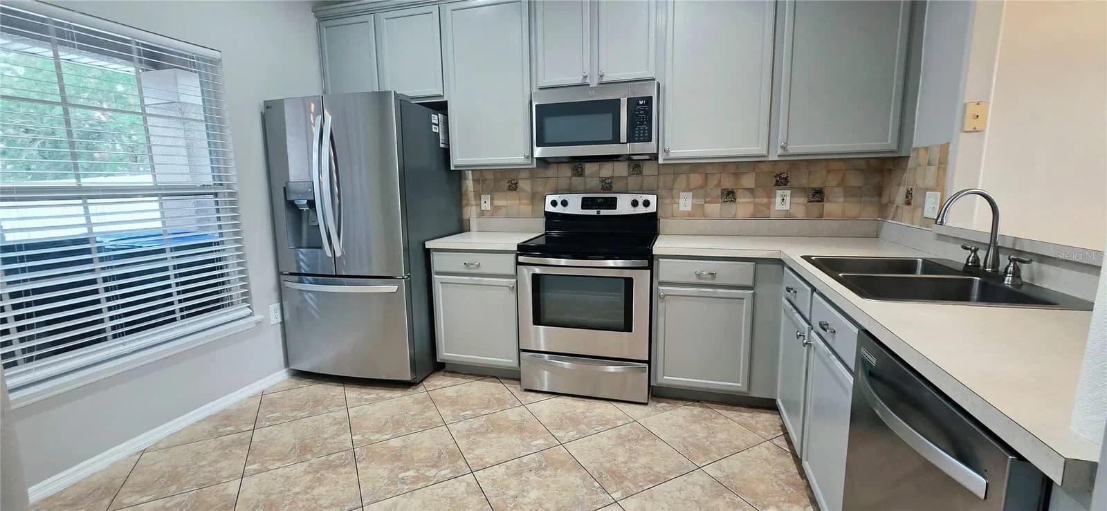 1729 MANDAVILLA Drive, Orlando, FL 32824 2