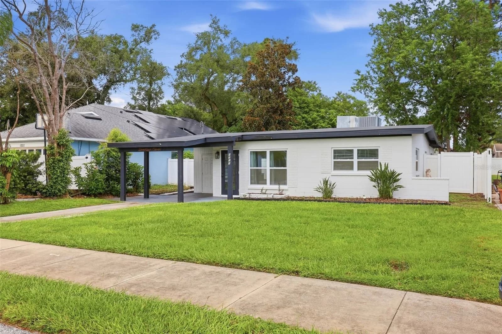 1711 WHITE Avenue, Orlando, FL 32806 2
