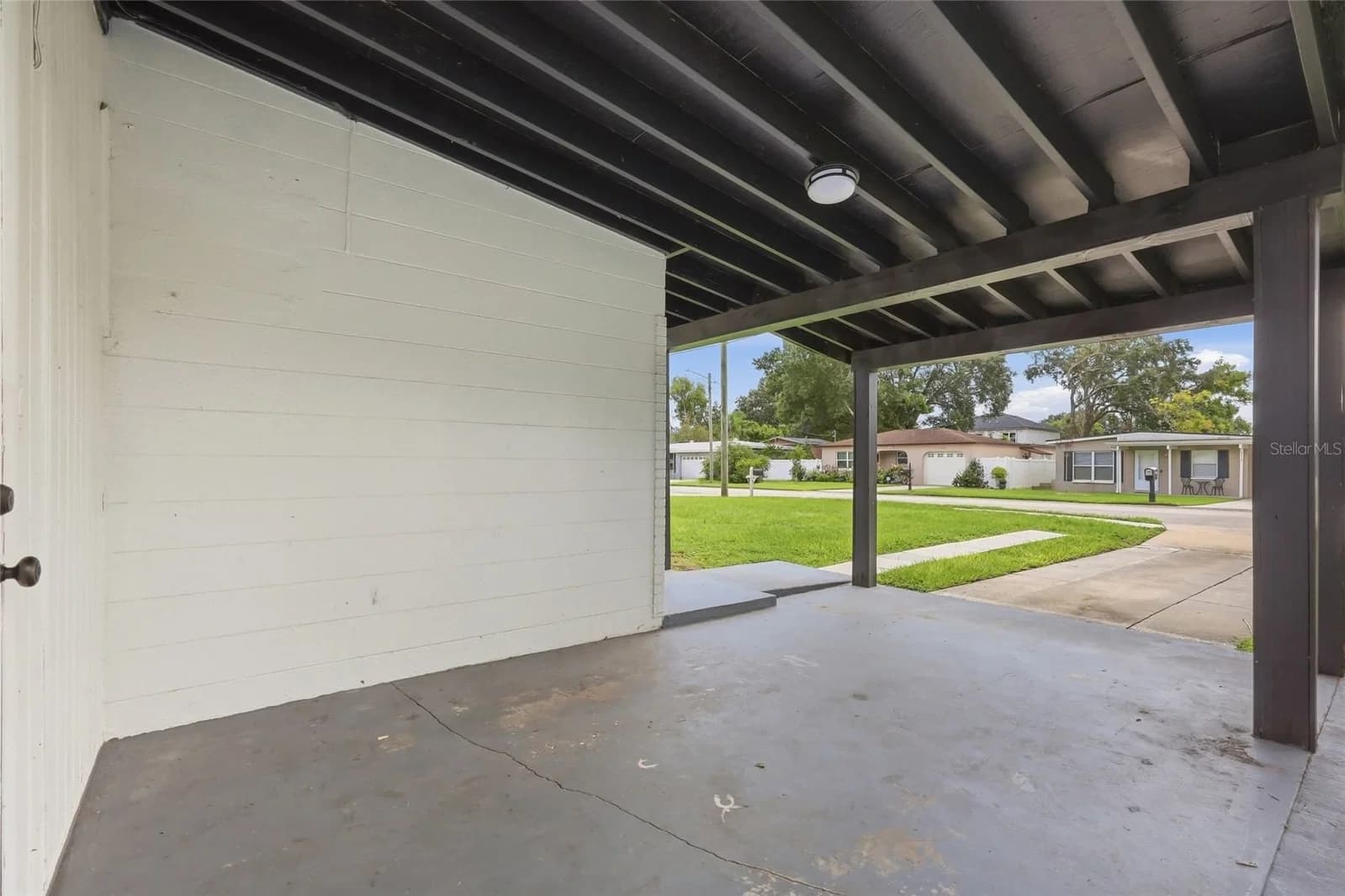 1711 WHITE Avenue 4