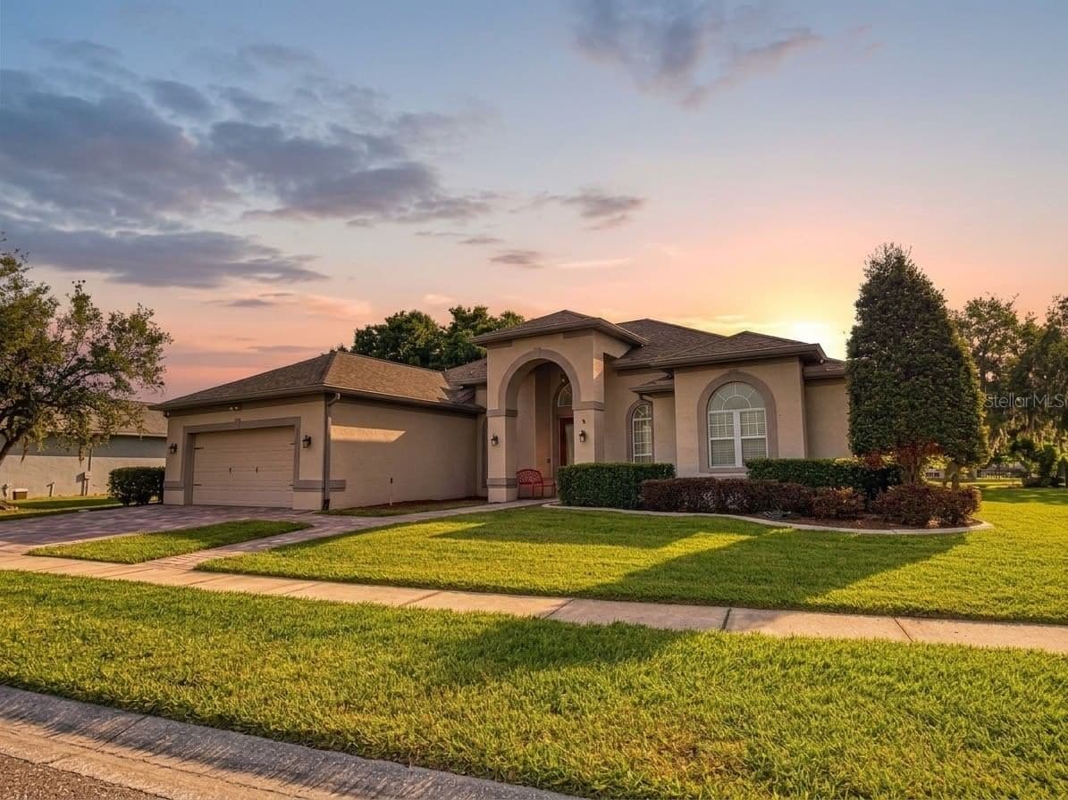 13535 BLUEWATER Circle, Orlando, FL 32828 2